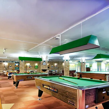 מלון Bull Escorial & פלאייה דל אינגלז