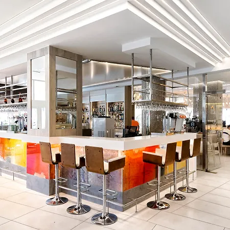 Bull Escorial & מלון פלאייה דל אינגלז