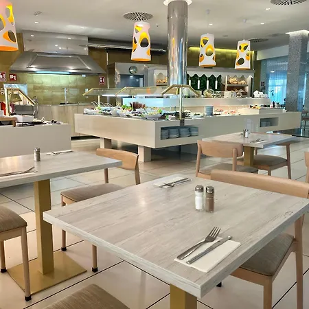 מלון Bull Escorial & 3*