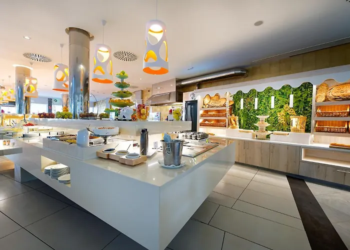 Bull Escorial & ホテル プラヤ・デル・イングレス