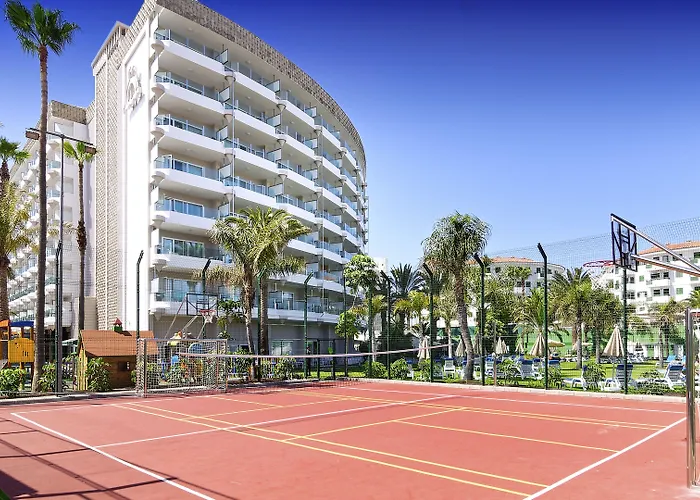 Bull Escorial & ホテル プラヤ・デル・イングレス