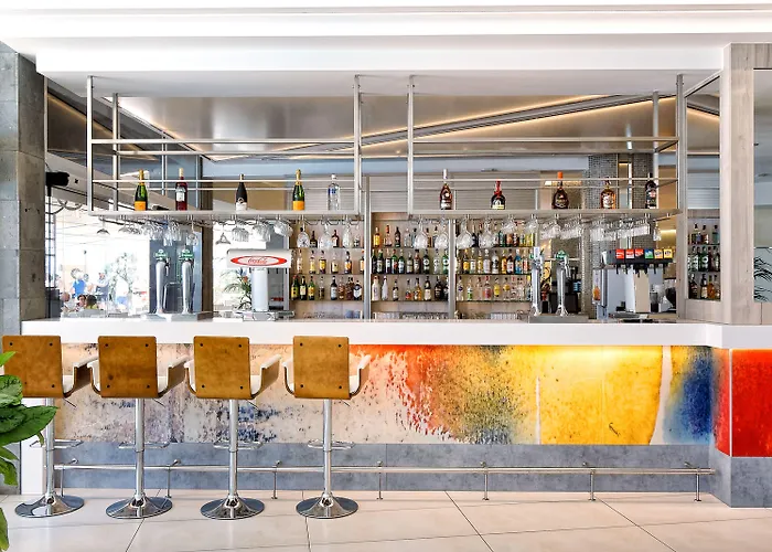 Bull Escorial & ホテル プラヤ・デル・イングレス