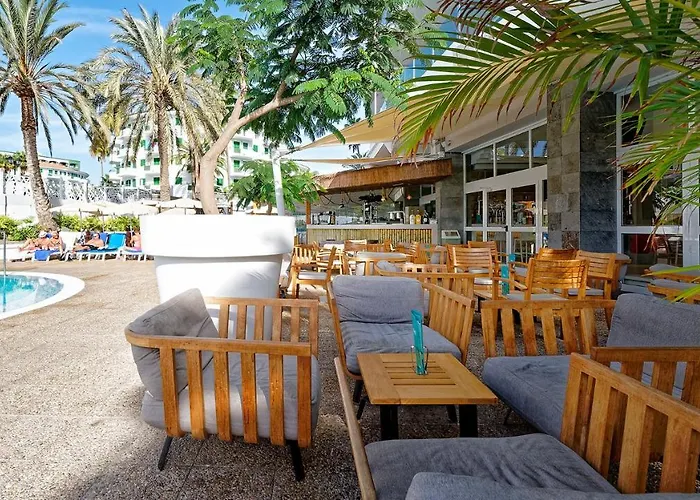 Bull Escorial & ホテル