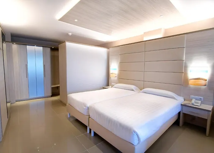 Bull Escorial & 3*